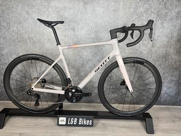 Nieuw! Scott Addict 30 Shimano 105 Di2 2x12 Carbon Wielen beschikbaar voor biedingen