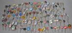 meer dan 100 speldjes jaren 60 tig, Ophalen of Verzenden, Gebruikt, Overige onderwerpen, Speldje of Pin