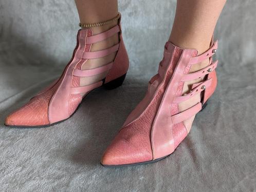 John Fluevog Lederen Enkellaarsjes – Maat 41.5, Kleding | Dames, Schoenen, Gedragen, Lage of Enkellaarzen, Roze, Ophalen of Verzenden