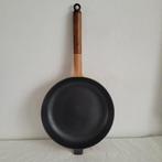 Le creuset enzo mari gietijzer emaille koekenpan skillet pan, Ophalen of Verzenden, Zo goed als nieuw, Koekenpan of Braadpan, Gietijzer