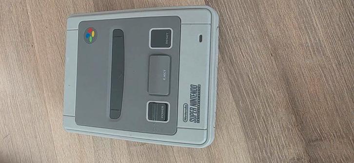 Super Nintendo Classic Mini omgebouwd, Spelcomputers en Games, Spelcomputers | Nintendo Super NES, Zo goed als nieuw, Met 2 controllers