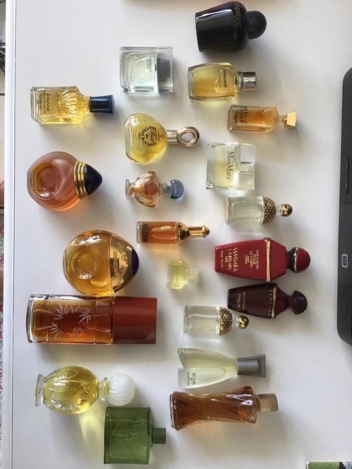 Lot echte dure parfum flesjes miniaturen, Verzamelen, Parfumverzamelingen, Zo goed als nieuw, Miniatuur, Ophalen of Verzenden