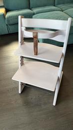 Stokke Tripp Trapp – lichtroze – met babyset + tuigje, Kinderen en Baby's, Ophalen, Zo goed als nieuw, Meegroeistoel, Gordel(s)