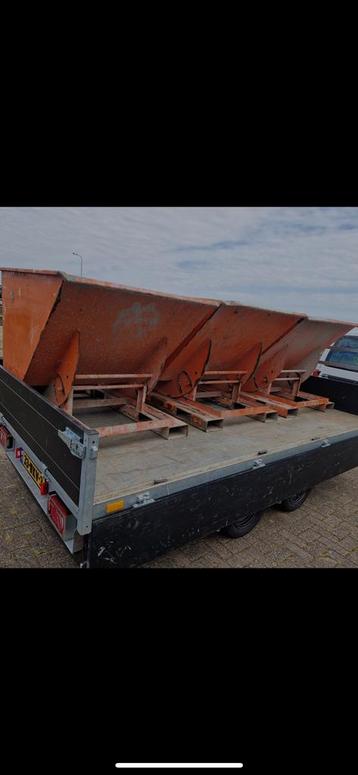 Kantelbak 750 liter beschikbaar voor biedingen