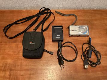 Panasonic LUMIX + accessoires beschikbaar voor biedingen