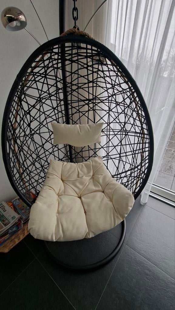 Hangstoel met standaard, geschikt tot 150 kg., Huis en Inrichting, Stoelen, Ophalen, Zwart, Stof, Zo goed als nieuw