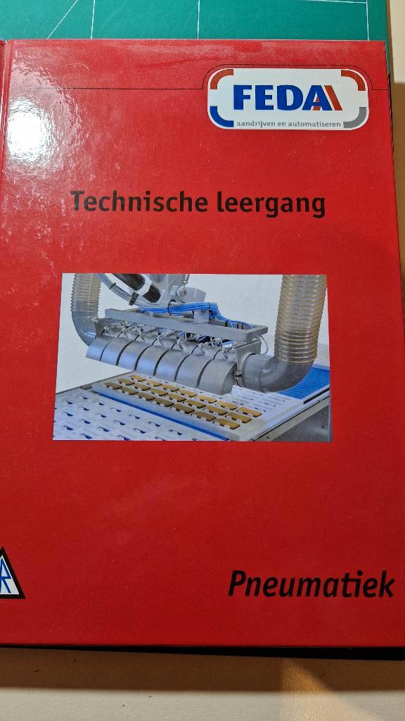 3 technische boeken leergangen., Boeken, Techniek, Zo goed als nieuw, Regeltechniek, Ophalen