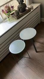 Twee bijzettafels 40-45 cm, zacht licht groen, Tuin en Terras, Ophalen of Verzenden, Zo goed als nieuw, Overige materialen