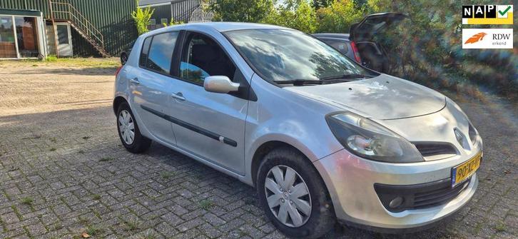 Renault Clio 1.2-16V Dynamique NIEUWE APK AIRCO, Auto's, Renault, Bedrijf, Te koop, Clio, ABS, Airbags, Airconditioning, Boordcomputer