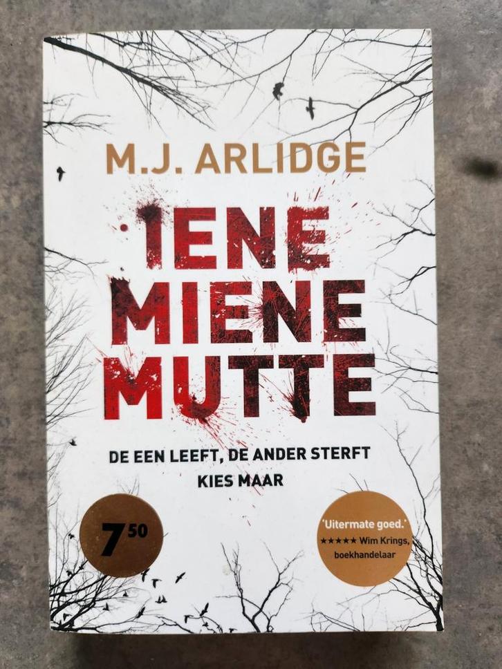 Iene miene mutte - ZGAN, Boeken, Thrillers, Zo goed als nieuw, Ophalen of Verzenden
