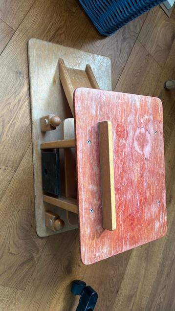 Vintage garage van hout beschikbaar voor biedingen