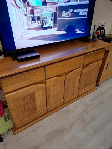 Houten Dressoir Kast beschikbaar voor biedingen