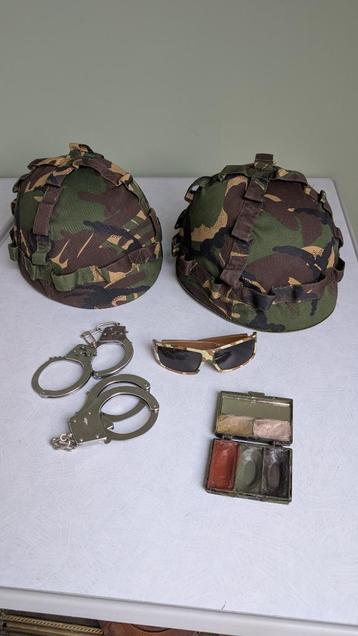Speelgoed Militaire Helmen - Caen Memorial Museum beschikbaar voor biedingen