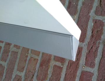 Wandplank blind ophangsysteem wit zilver metallic 200 x 25 beschikbaar voor biedingen