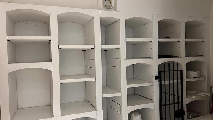 Wijnkelder inrichting, betonnen kasten, Huis en Inrichting, Woonaccessoires | Wijnrekken, Gebruikt, 75 cm of meer, Overige materialen