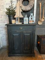 Stoer en sober kastje, Huis en Inrichting, Ophalen, Zo goed als nieuw