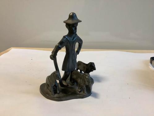 Beeldje 90 % Tin Schaapsherder Man met hond en 2 schapen, Antiek en Kunst, Antiek | Tin, Ophalen of Verzenden