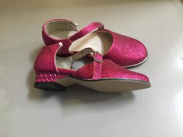 Glitterschoentjes maat 26, nooit buiten gedragen beschikbaar voor biedingen