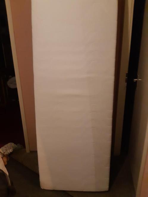 Matras 70x200 NIEUW., Huis en Inrichting, Slaapkamer | Matrassen en Bedbodems, Nieuw, 200 cm, Eenpersoons, Ophalen
