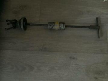 Slagtrekker ex-leger zware uitvoering beschikbaar voor biedingen