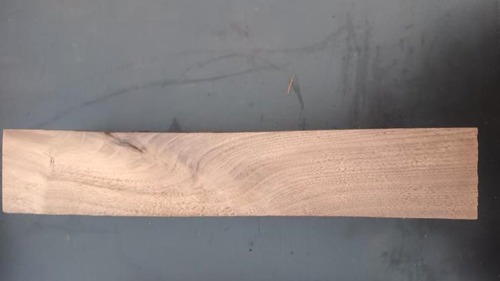 Walnoot blok nr 006. Circa 9 x 5 x 300 +, Hobby en Vrije tijd, Overige Hobby en Vrije tijd, Ophalen of Verzenden