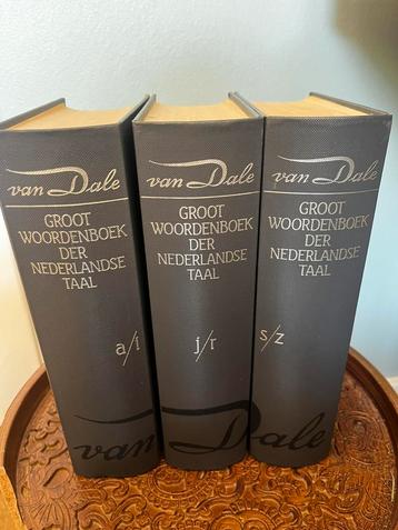 Van Dale woordenboek 3-delig – editie 1984 beschikbaar voor biedingen