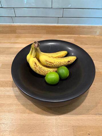 Zwarte design fruit schaal – modern en stijlvol beschikbaar voor biedingen