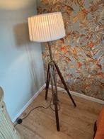 Driepoot lamp, Huis en Inrichting, Lampen | Vloerlampen, Ophalen, Hout, Zo goed als nieuw, Klassiek