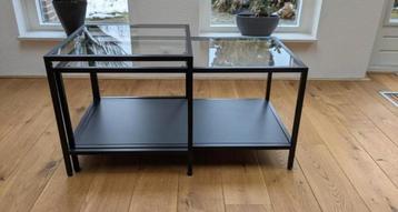 Glazen salontafel nette staat. beschikbaar voor biedingen