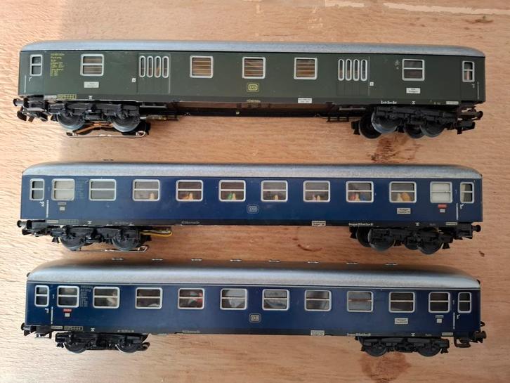 Marklin rijtuigen 4051/4052 met verlichting en passagiers, Hobby en Vrije tijd, Modeltreinen | H0, Gebruikt, Wagon, Wisselstroom