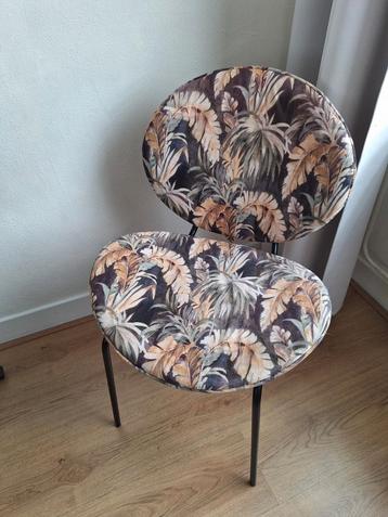Stoelen 2 x  beschikbaar voor biedingen