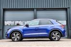 Volkswagen T-Roc 1.5 TSI 2x R-Line /IQ-LIGHT/PANODAK/CAMERA/, 1258 kg, Huisgarantie, 4 cilinders, Blauw