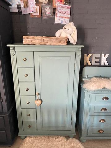 Brocante kast Oliver beschikbaar voor biedingen