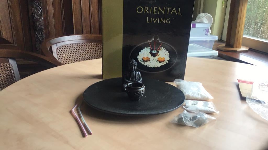 Schaal met boeddhabeeld en bakje voor wierookstafjes, Huis en Inrichting, Ophalen, Zo goed als nieuw