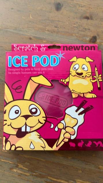 Ice pod voor knaagdieren, verkoeling in de zomer. beschikbaar voor biedingen