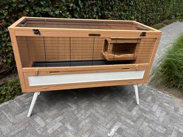 Mooi cavia/konijnen hok (120Lx50Bx54H/82H) beschikbaar voor biedingen
