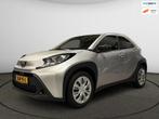 Toyota Aygo X 1.0 VVT-i S-CVT Play, Auto's, Stof, Gebruikt, 4 stoelen, Start-stop-systeem