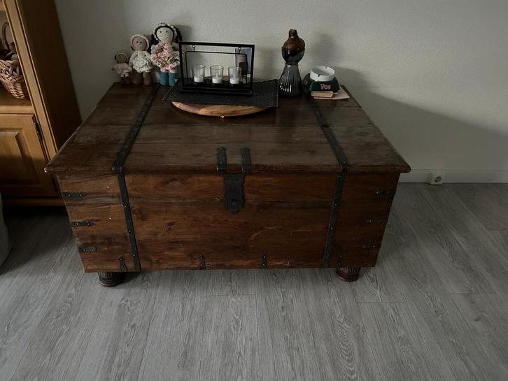 Mooie, zware dekenkist met beslag, Huis en Inrichting, Woonaccessoires | Kisten, Gebruikt, Minder dan 50 cm, 75 tot 100 cm, 100 tot 150 cm