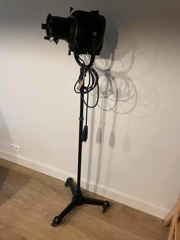 Strand Electric  Vintage theaterlamp op statief, Antiek en Kunst, Antiek | Overige Antiek, Ophalen
