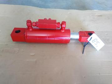 Hydraulische cilinders beschikbaar voor biedingen