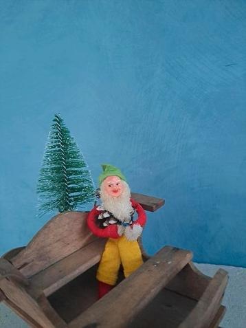 Oude kerstkabouter beschikbaar voor biedingen