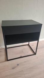 Ikea VIKHAMMER nachtkastje zwart groot, Ophalen, 55 tot 70 cm, Zo goed als nieuw, 45 tot 65 cm