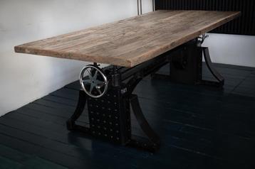 Industriele bartafel eettafel opdraaibaar beschikbaar voor biedingen