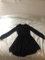 Zwarte jurk met witten stippen, Kleding | Dames, Jumpsuits, Ophalen of Verzenden, Zo goed als nieuw, Maat 38/40 (M), Zwart