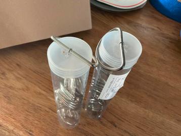D-ringen - 2 tubes beschikbaar voor biedingen