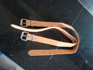 2 Leren Honden Halsbanden 70cm beschikbaar voor biedingen