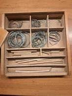 Fröbel Houten doos met stokjes en ringen, Hobby en Vrije tijd, Ophalen of Verzenden, Gebruikt, Materiaal