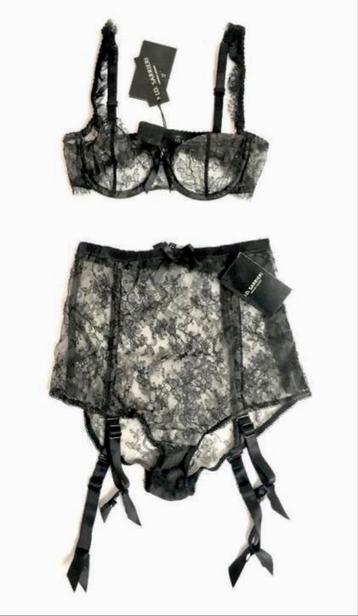 I.D. Sarrieri lingerie set zwart BH 70B broekje S jarretels beschikbaar voor biedingen