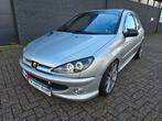 Peugeot 206 2.0 GTI 16V 3D 2004 Grijs ned auto rijdt perfect, Auto's, 1025 kg, 136 pk, Zwart, 4 cilinders