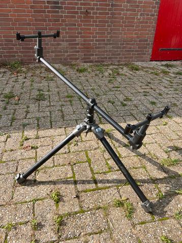 K&K Carp Pods Rod Pod met century buzzer bars beschikbaar voor biedingen